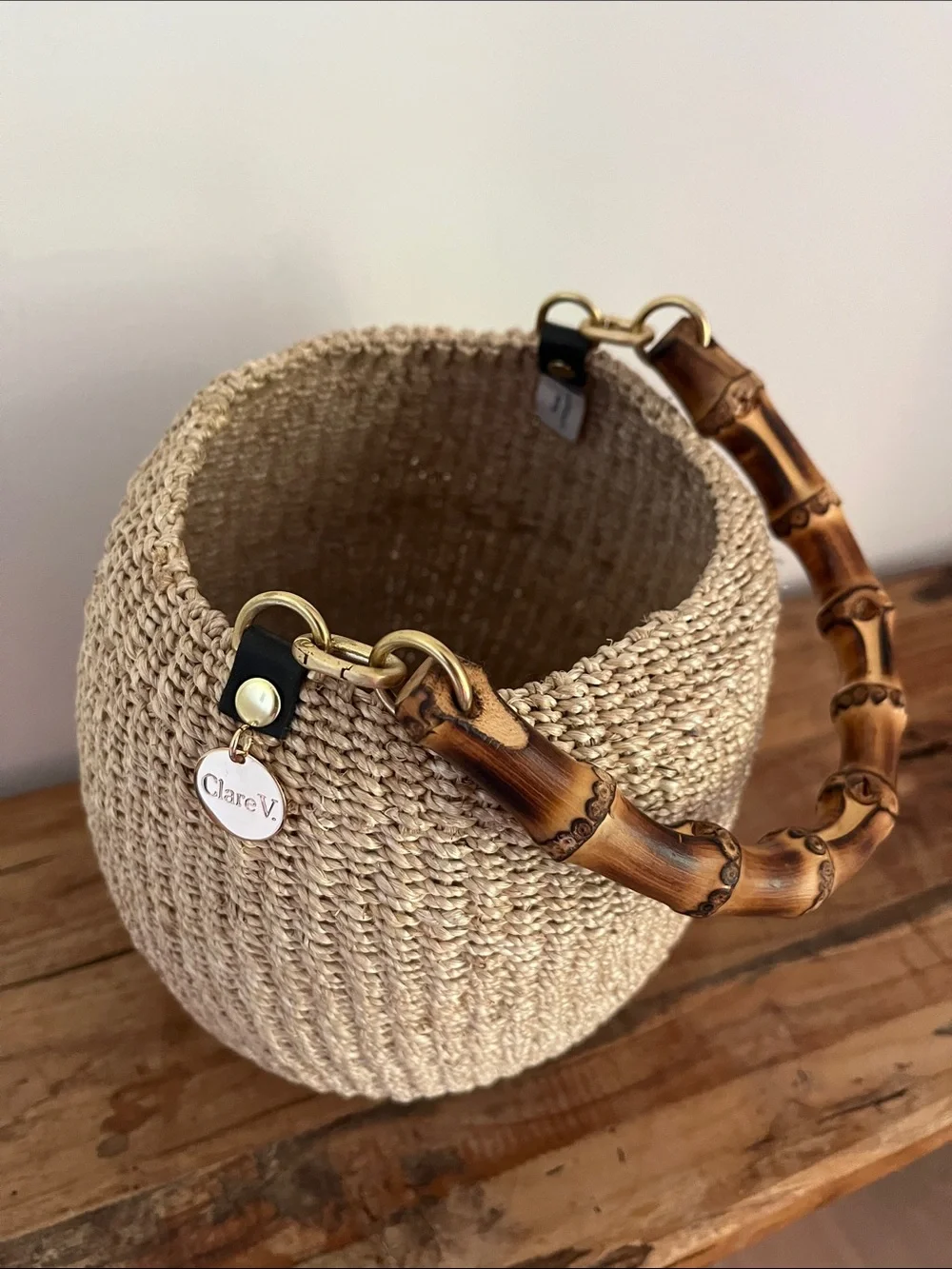 Clare V pot de miel raffia bucket bag. Used twice. In mint condition. - Picture 2 of 4